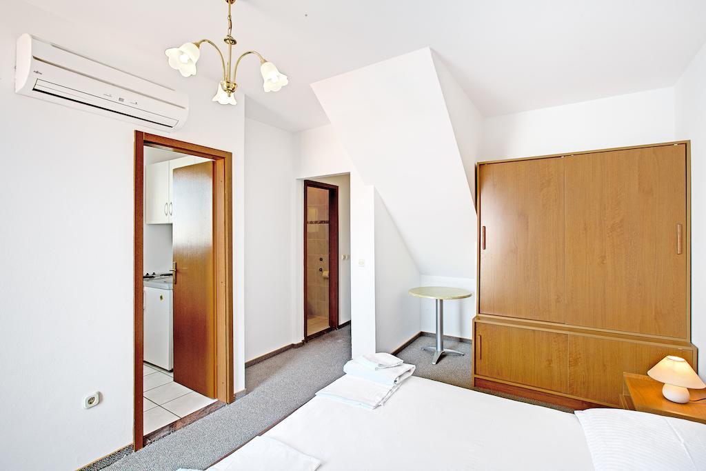 Standard Studio with Balcony and Sea View ( 2+1)